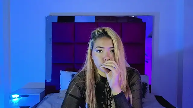 XXX chat uživo modela KloeeCavallier