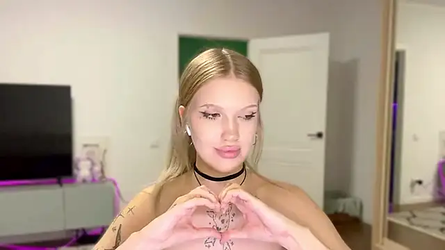 DannSago's Live XXX Chat