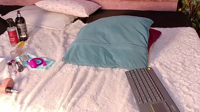 MiaJanss: онлайн-секс-чат