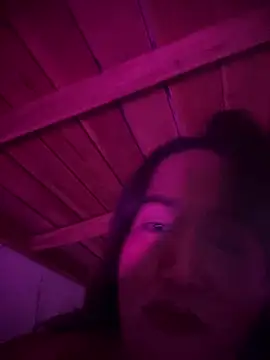 ChloeAsian 即時 XXX 聊天