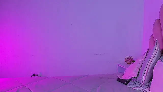 MiaColucci18 Live XXX-Chat