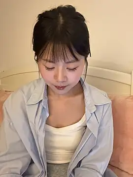 Nana-3 Chat XXX live
