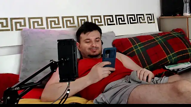 FuckToyBoy69 Adlı Modelin Canlı XXX Sohbeti