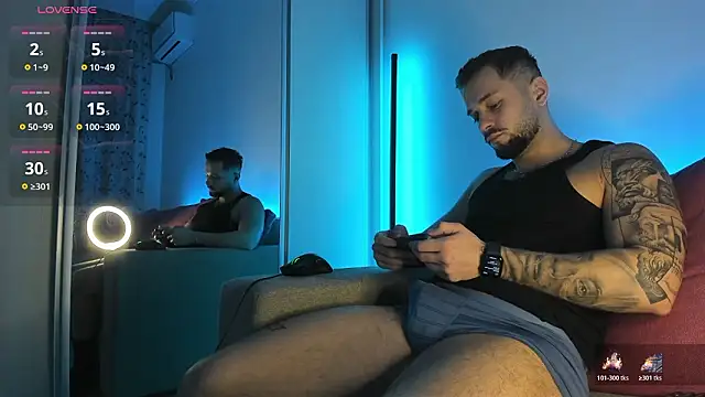 nicholasX1 Adlı Modelin Canlı XXX Sohbeti