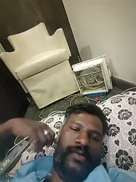 Paramkeerthi: διαδικτυακό σόου στην κάμερα