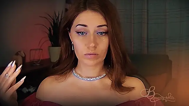 Chat +18 de MissBeverlyMills ao vivo