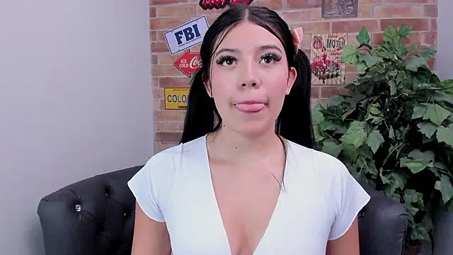 Chatroom XXX en direct de foxy_vera