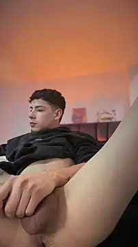 Sebastian_Reed Adlı Modelin Canlı XXX Sohbeti