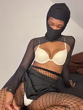 KiaraAmara's Live XXX Chat