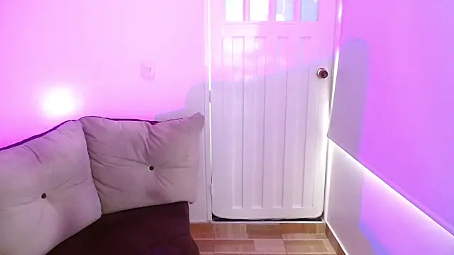 milfrousse Chat XXX live