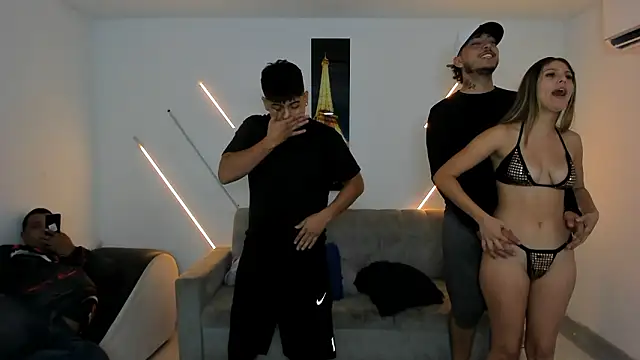 brutal_sex_room2k's Webcam Show