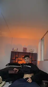 Sebastian_Reed Adlı Modelin Canlı XXX Sohbeti