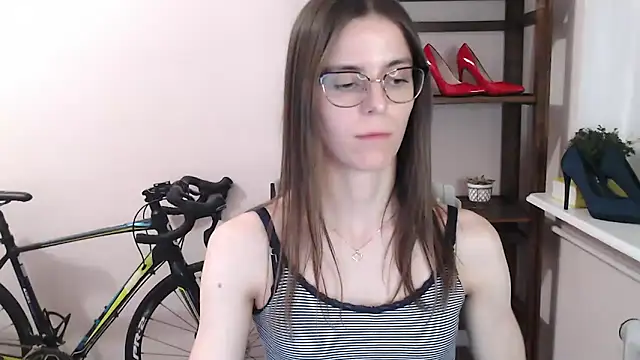 love_megi Adlı Modelin Canlı XXX Sohbeti