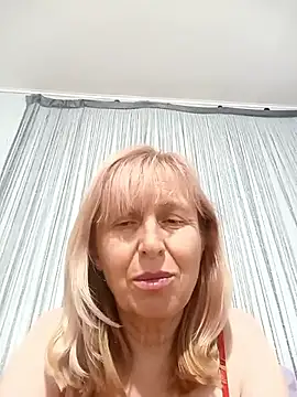 TrinaAdair Adlı Modelin Canlı XXX Sohbeti