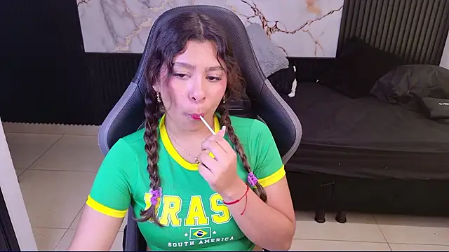 Sophie19__ Chat XXX in diretta