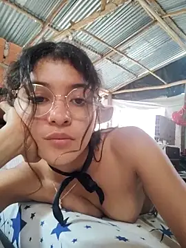 Pokazy przed kamerką – Soymaia