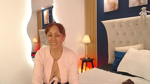 GloryShineのライブXXXチャット