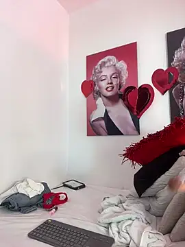 AmbarBlosom Adlı Modelin Canlı XXX Sohbeti