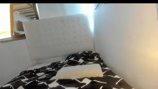 Roxannelorence_ Adlı Modelin Canlı XXX Sohbeti