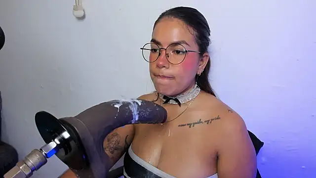 دردشة AngelaRicci الجنسية المباشرة