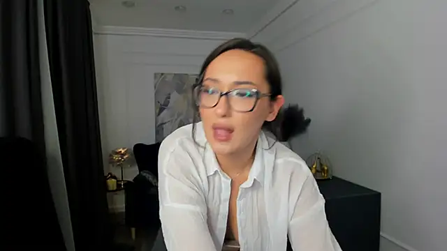 EvaSarazardje 现场XXX聊天