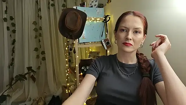 Kamila_Moore_ 现场XXX聊天