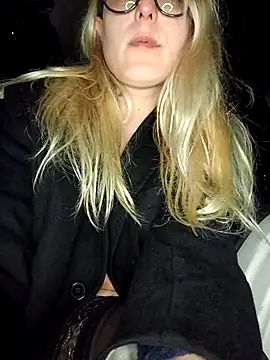 dolcehelena993 Adlı Modelin Canlı XXX Sohbeti