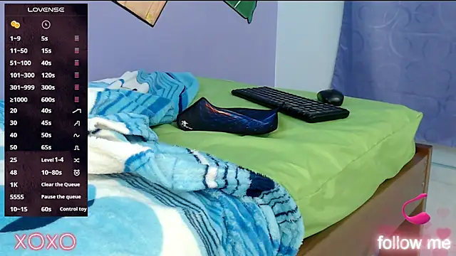 skinnykalitzo18's Live XXX Chat