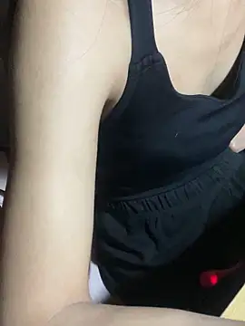 Mina048 在線直播表演