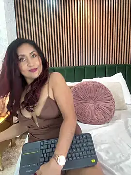 MonicaMoret 现场XXX聊天