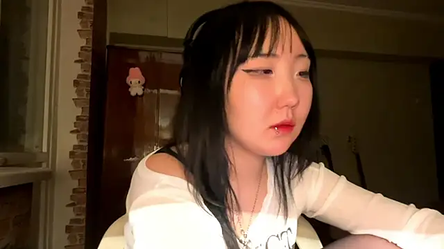 Yunananaa 现场XXX聊天