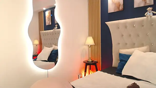 GloryShine Adlı Modelin Canlı XXX Sohbeti