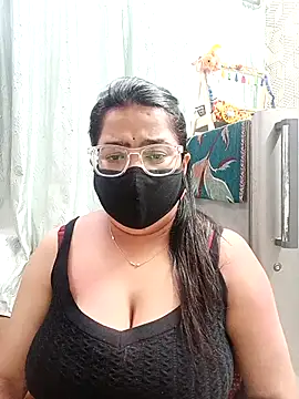 GangbangCouple: διαδικτυακό σόου στην κάμερα