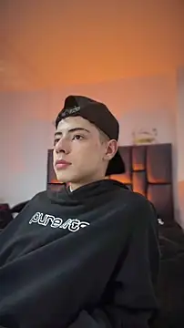 Онлайн чат XXX Sebastian_Reed