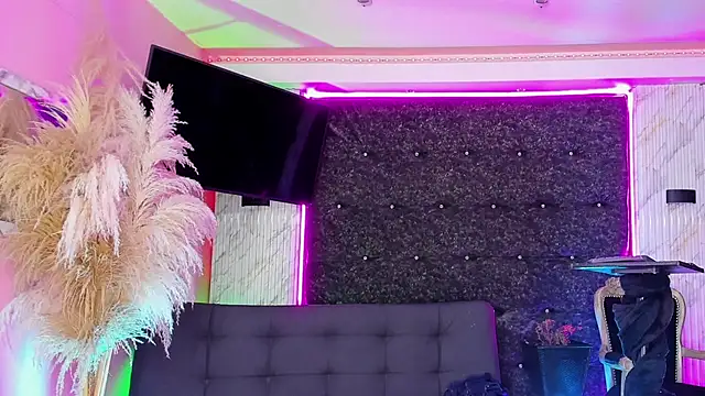 Show modela Queens_Wonders_Blonders na web-kameri