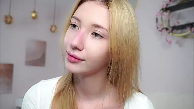 SunnivaCovil's Live XXX Chat