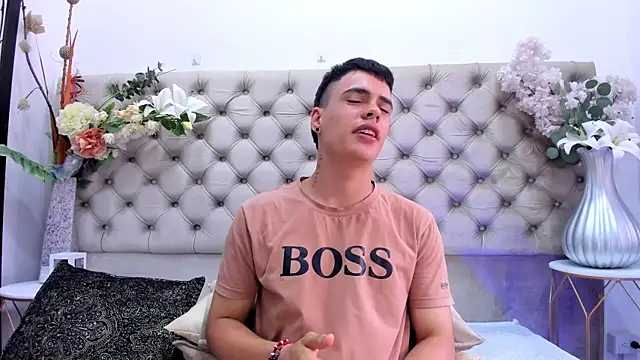 Chat +18 de BenitoSaenz ao vivo