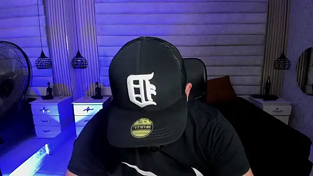 jhon_bear03 – Naživo XXX chat