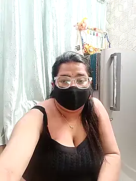 GangbangCouple 现场XXX聊天