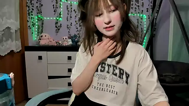 Yoonhee_ki élő XXX-chatje