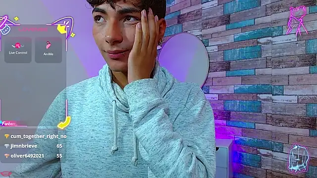 osamu_tay Chat XXX in diretta