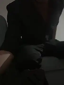 boyhigh1997: διαδικτυακό σόου στην κάμερα