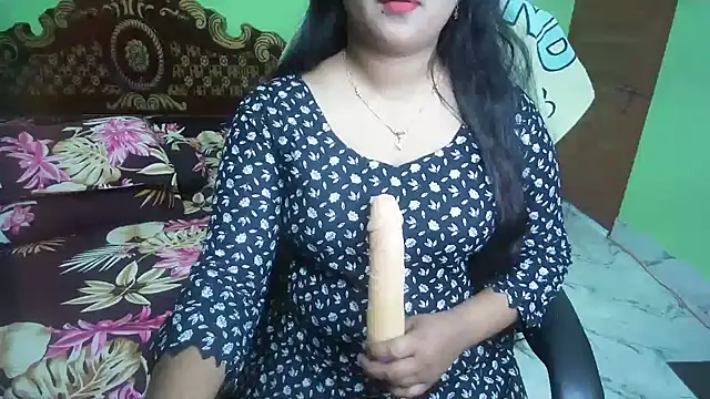 BengaliQueenStar Adlı Modelin Canlı XXX Sohbeti