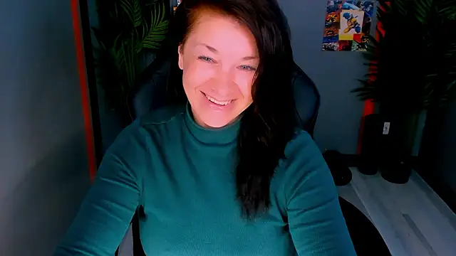 AnaMills Adlı Modelin Canlı XXX Sohbeti