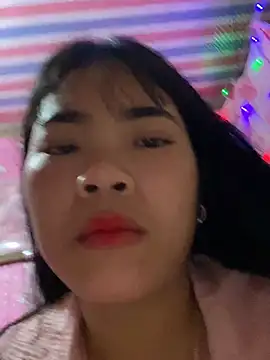 Pokazy przed kamerką – Girlsexxy-excitef