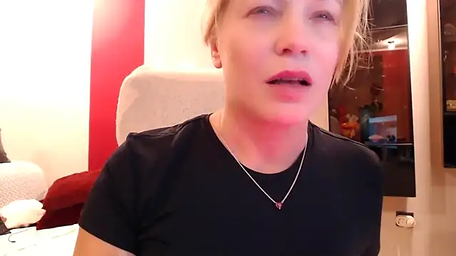 Chat XXX en directo de love-bionda