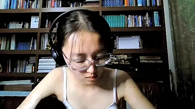 LinaClous' Live XXX Chat