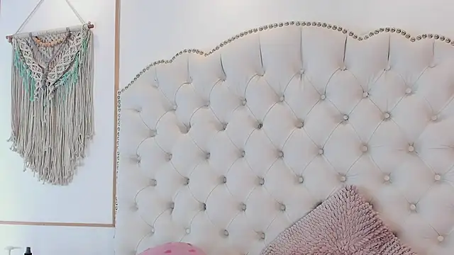 Sara_funy live XXX chat