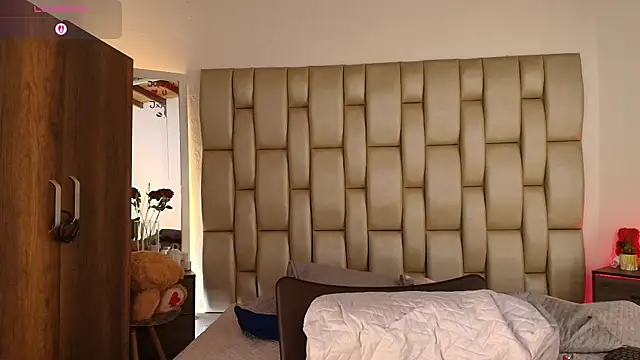 ZoeBarlove's Live XXX Chat