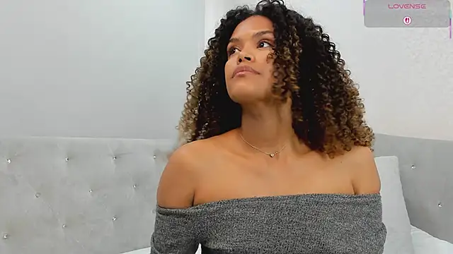 Amelia_bss Adlı Modelin Canlı XXX Sohbeti